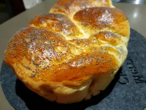 Upleten jevrejski hleb (Challah)