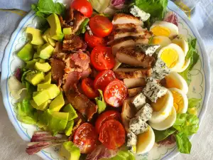 Klasična američka Kob salata