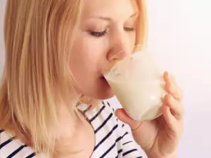 Da li kiselo mleko i sveže mleko pomažu kod zatvora?