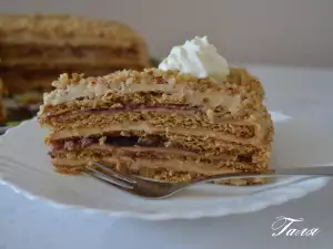 Jednostavna francuska seoska torta sa medenim korama