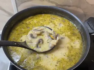 Čorba od pečuraka sa pirinčem i lukom