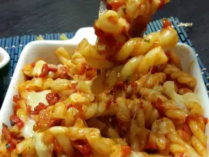 Pečeni gemelli sa sosom od crvenih paprika