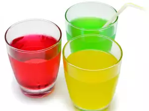 Roditelji, nemojte davati deci voćne sokove za doručak!