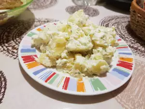 Salata od krompira sa dresingom od gorgonzole