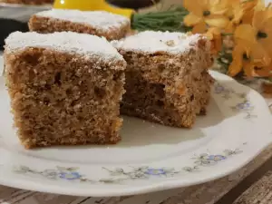 Božićni kolač sa šargarepom, orasima i cimetom