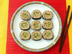 Kimbap sa kinoom, soja sosom i rolatom od jaja