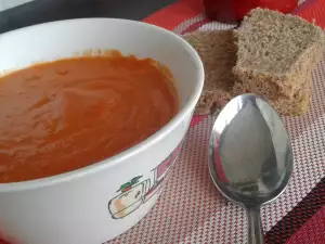 Krem supa od crvenog sočiva i pečenih crvenih paprika