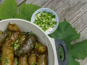 Ukusne sarmice od loze sa pirinčem