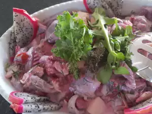 Salata sa mariniranom haringom i cveklom