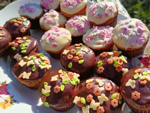 Mini mafini od vanile sa čokoladnom glazurom