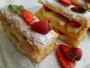 Mille-feuille (hiljadu listova) sa jagodama