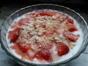 Jednostavna mini torta od jagoda
