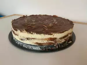 Mlečna torta sa tečnom čokoladom