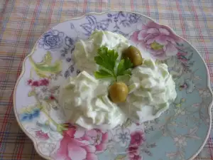 Domaća mlečna salata Snežana