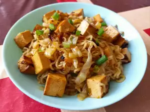 Instant nudle sa tofu i kupusom