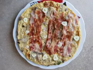 Omlet sa šampinjonima, slaninom i mladim lukom