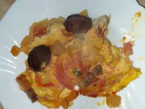 Omlet sa povrćem, kobasicom i slaninom