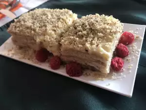 Torta sa orasima, keksom i kremom od banane