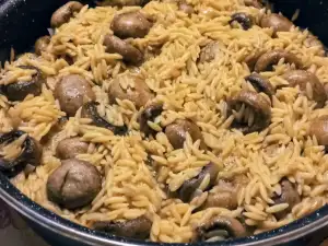 Orzo sa celim pečurkama