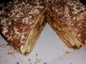 Mini torta od palačinki sa čokoladom i bananom