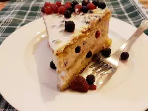 Patišpanj torta sa šumskim voćem