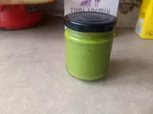 Pesto sa leblebijama i spanaćem