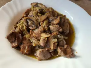 Pileća srca i bubrezi u sosu