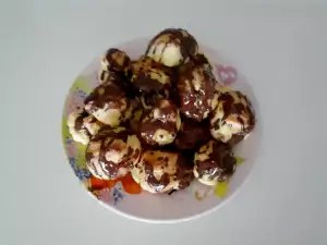 Profiterole prelivene čokoladom