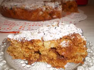 Posan kolač sa alvom i jabukama