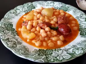 Špansko jelo sa leblebijama i čorizom (Potaje)