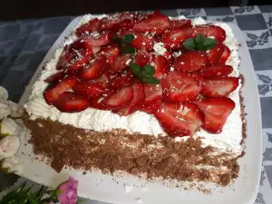 Torta od jagoda sa keksom i maskarponeom