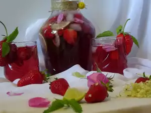 Crvena sangrija od jagoda za sve prilike