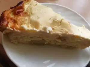 Kolač od jaja sa jabukama