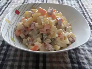 Domaća ruska salata bez graška