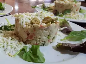 Ruska salata sa ribom tunom