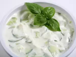 Salata od tikvica sa kiselim mlekom