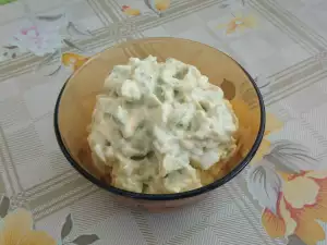 Salata od jaja sa avokadom i svežim krastavcem