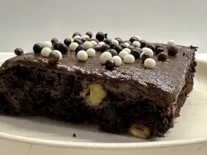 Kakao tokolač ta sa bananama i komadićima čokolade
