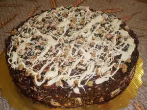 Čokoladna torta sa mrvljenim keksom i orasima