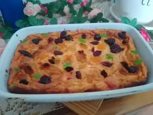 Slatko zapečeno jelo sa sitnim sirom i sušenim voćem