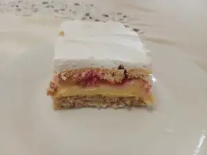 Lešnik kocke sa malinama