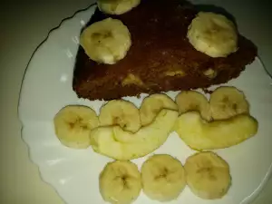 Kolač sa bananama, breskvama i jabukama