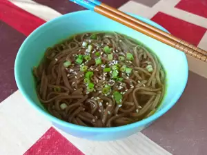 Soba nudle sa hladnim bujonom