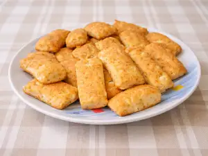 Klasični domaći slani štapići sa sirom i maslacem