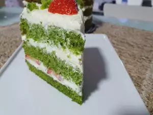 Torta od spanaća sa maskarponeom i jagodama