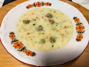 Ekonomična supa sa kndelama u multikukeru