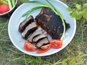 Svinjska rebra sa medeno-ljutom marinadom na žaru