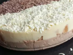 Torta sa kroasanıma crno ı belo