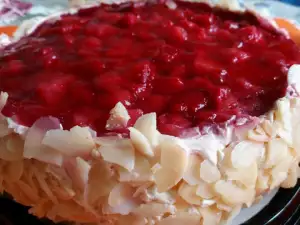 Praznična torta sa malinama i kiselom pavlakom