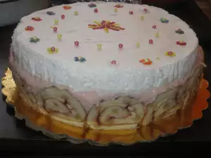 Torta od rolata sa kremom, bananama i pavlakom